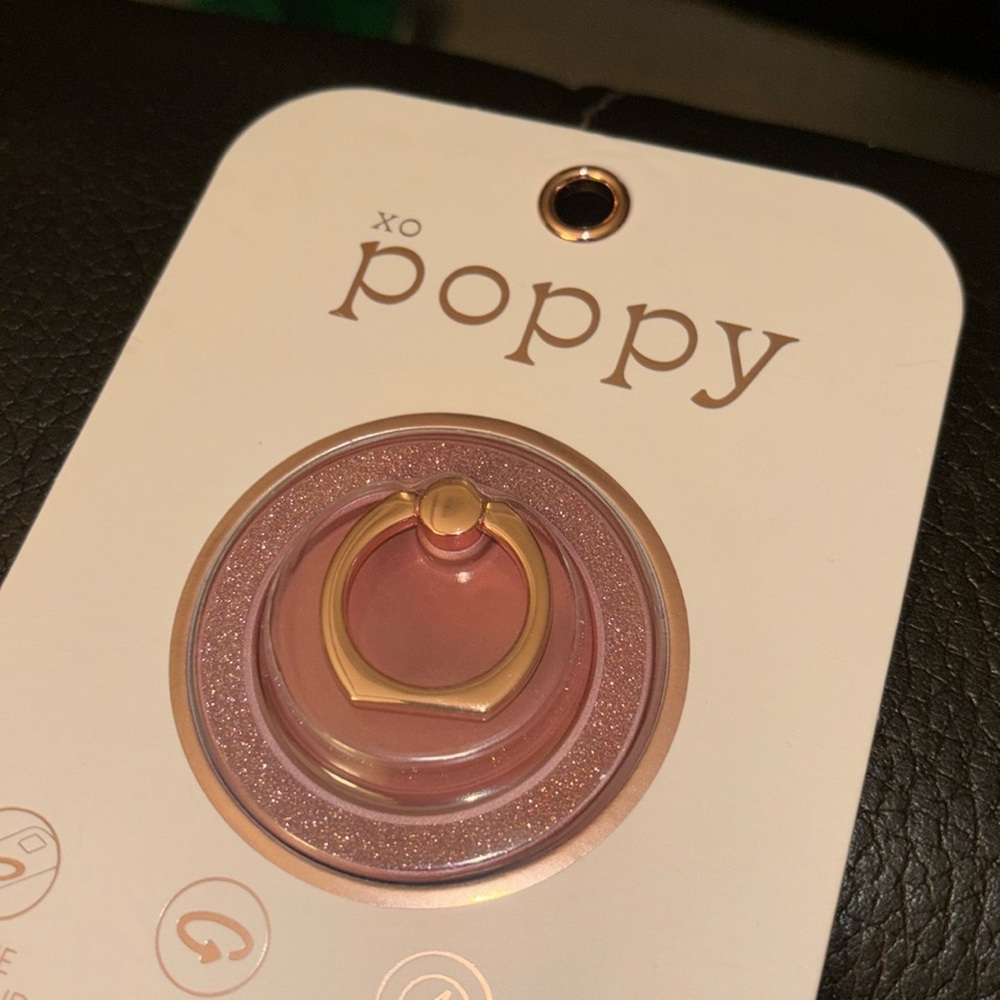 XO 💋 Poppy MAGSTAND Cell Phone Stand/ Grip, in rose gold color NWT/ NIB sealed